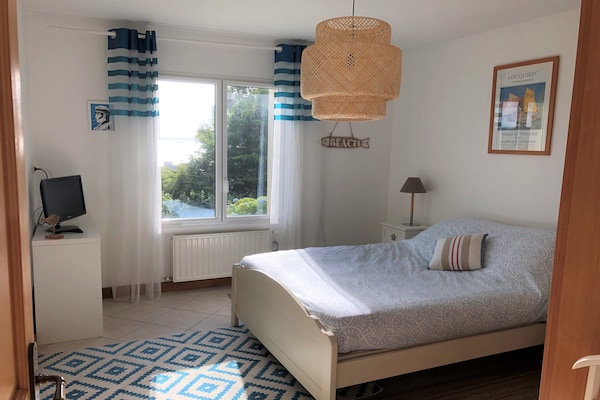 Foto van Vakantiehuis in Terenez met Zeezicht - Vakantiehuis in Plougasnou - BedRoom