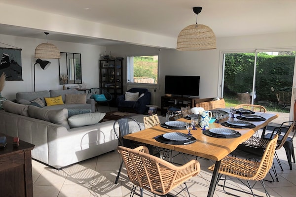 Foto van Vakantiehuis in Terenez met Zeezicht - Vakantiehuis in Plougasnou - DiningRoom