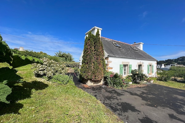 Foto van Prachtig landgoed bij GR34-wandelpad - Vakantiehuis in Plougasnou - ExteriorSummer
