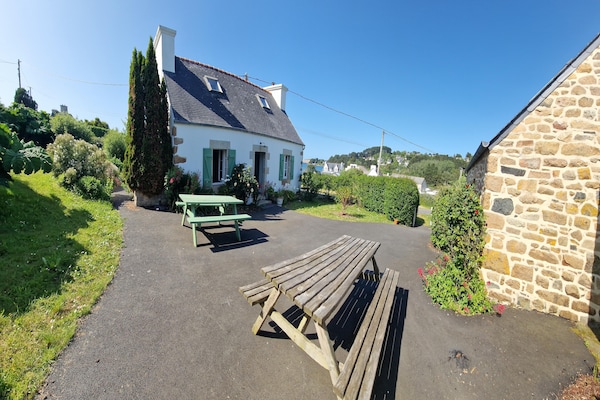 Foto van Prachtig landgoed bij GR34-wandelpad - Vakantiehuis in Plougasnou - ExteriorSummer