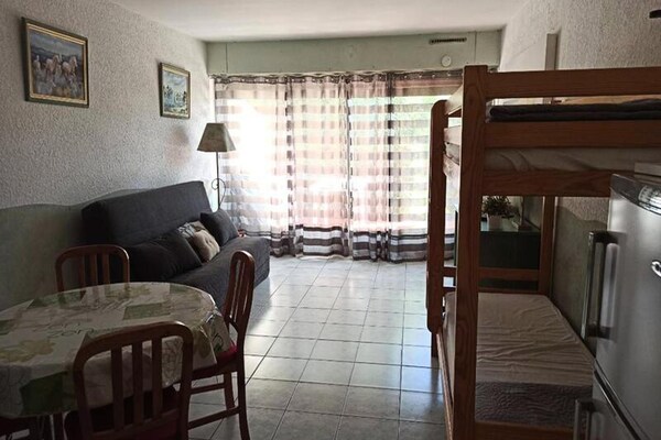 Foto van Studio voor 4 personen - Vakantiehuis in LE GRAU DU ROI - DiningRoom