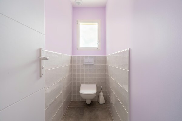 Foto van Gezellig vakantiehuis met zwembad - Vakantiehuis in Saint-André-de-Roquepertuis - BathRoom