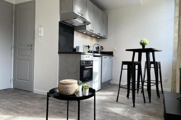 Foto van Bel Appartement Clim Et Pierre Bordelaise - Vakantiehuis in Bordeaux - Landing