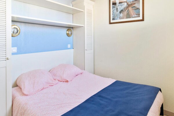 Foto van Marineblauwe residentie met twee kamers - Vakantiehuis in Lacanau - ExteriorSummer