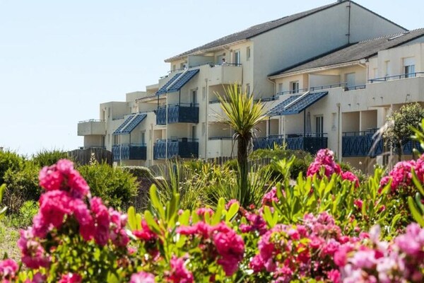 Foto van Marineblauwe residentie met twee kamers - Vakantiehuis in Lacanau - ExteriorSummer