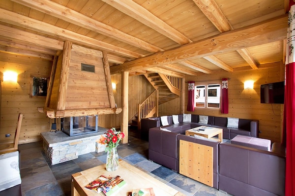 Foto van Chalet in Les Deux Alpes met Zwembad - Vakantiehuis in Les Deux Alpes - LivingRoom