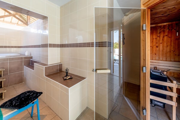 Foto van Bosverblijf voor 4 personen aan het meer - Vakantiehuis in Parentis-en-Born - Wellness