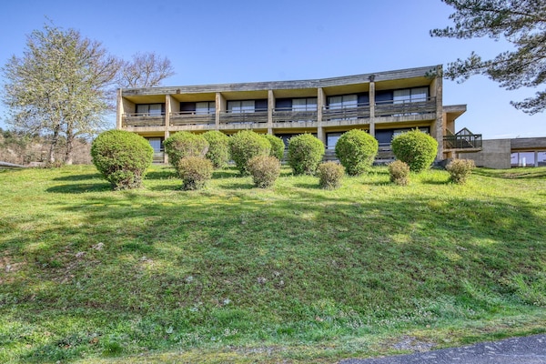 Foto van Appartement met uitzicht op het meer in Miremont voor 5 personen - ExteriorSummer