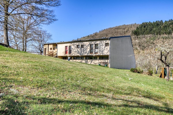 Foto van Appartement met uitzicht op het meer in Miremont voor 5 personen - ExteriorSummer