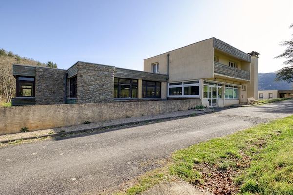 Foto van Appartement met uitzicht op het meer in Miremont voor 5 personen - ExteriorSummer