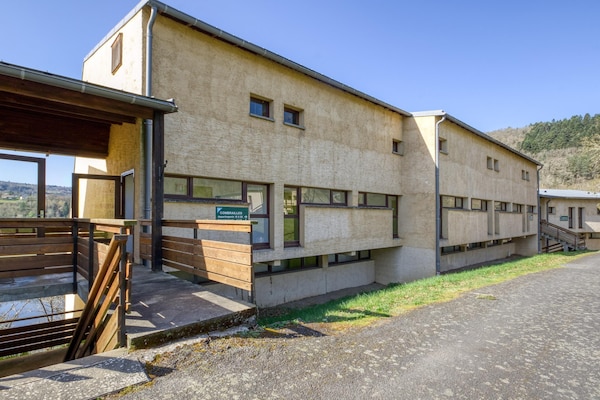 Foto van Appartement met uitzicht op het meer in Miremont voor 5 personen - ExteriorSummer