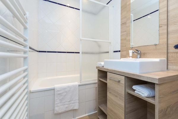 Foto van Chic appartement aan het park - Vakantiehuis in Batz sur Mer - BathRoom
