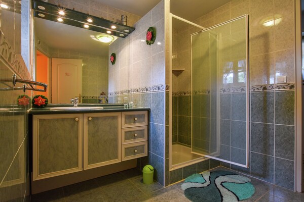 Foto van Rustig verblijf in Thédirac - Vakantiehuis in Thédirac - BathRoom