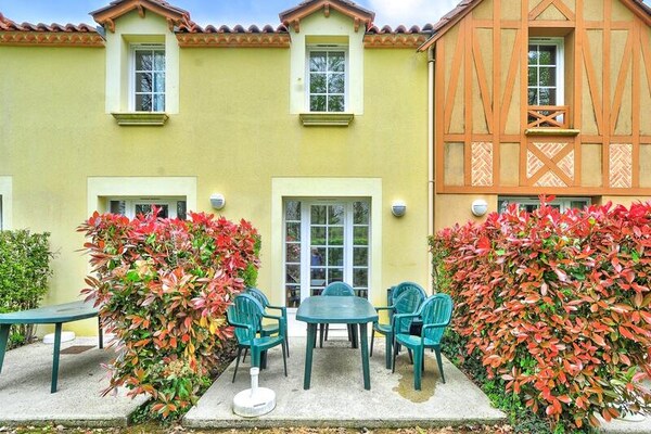 Foto van Duplex in Dorp met Boszicht en Meer - Vakantiehuis in Monflanquin - 