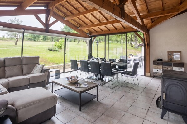 Foto van Ontsnapping aan het zwembad van de Dordogne - Vakantiehuis in VILLENEUVE SUR LOT - TerraceBalcony
