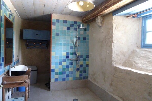 Foto van Landhuis in Cotentin met historische charme - Vakantiehuis in Saint Lô d'Ourville - BathRoom