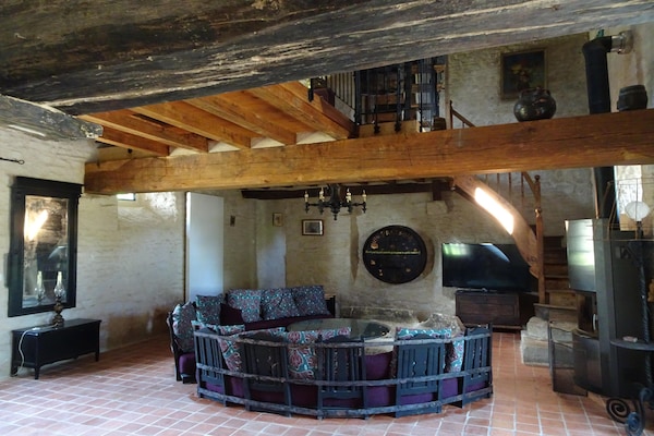 Foto van Landhuis in Cotentin met historische charme - Vakantiehuis in Saint Lô d'Ourville - DiningRoom