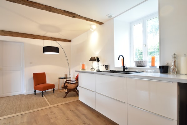 Foto van Charmant huis met bloemen - Vakantiehuis in Saint Laurent-des-Mortiers - BedRoom