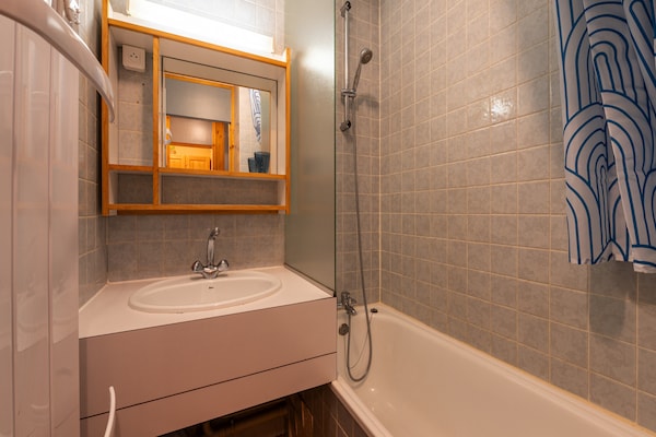 Foto van Appartement in Doucy bij Skipistes - Vakantiehuis in Doucy - BathRoom