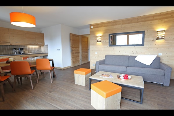 Foto van Chalet in Frankrijk met Spa en Zwembad - Vakantiehuis in St Martin de Belleville - LivingRoom