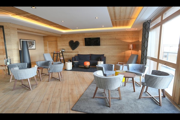 Foto van Chalet in Frankrijk met Spa en Zwembad - Vakantiehuis in St Martin de Belleville - LivingRoom