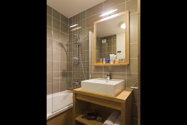 Foto van Chalet in Frankrijk met Spa en Zwembad - Vakantiehuis in St Martin de Belleville - BathRoom