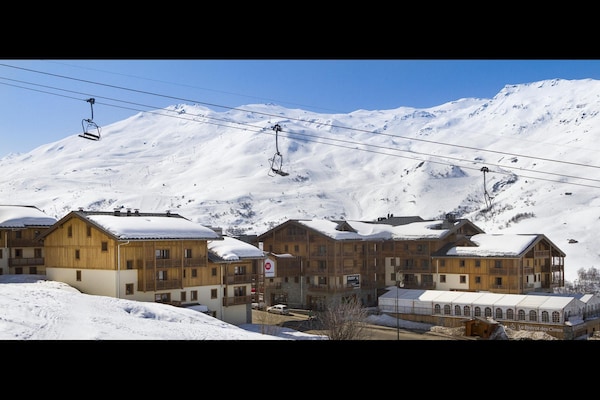 Foto van Appartement in Les Menuires met Spa & Zwembad - Vakantiehuis in St Martin de Belleville - AreaWinter5KM