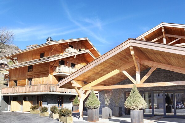 Foto van Chalet in La Clusaz met Spa en Skiën - Vakantiehuis in La Clusaz - ExteriorSummer