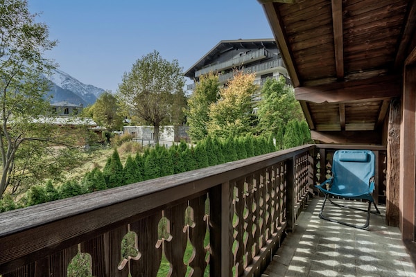 Foto van Elegant ski-in chalet in Chamonix - Vakantiehuis in Chamonix-Mont-Blanc - TerraceBalcony