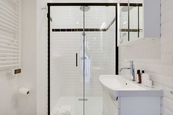 Foto van Authentieke Loft - 2BR/8P - Oberkampf - Vakantiehuis in Paris - 