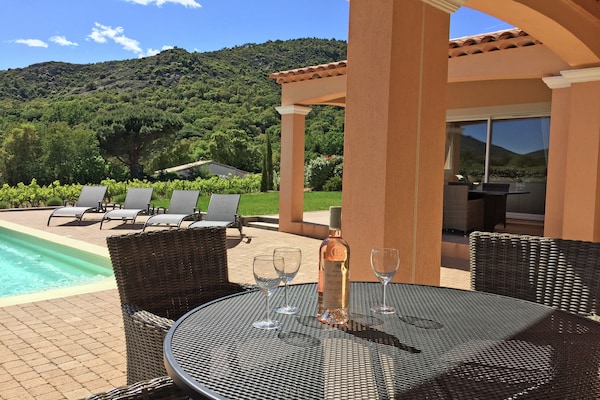 Foto van Villa in Plan-de-la-Tour met Zwembad & Wijngaard - Vakantiehuis in Le Plan-De-La-Tour - TerraceBalcony