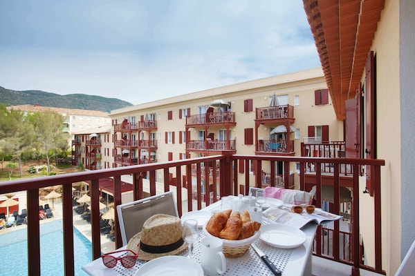 Foto van Appartement in Cavalaire bij zandstrand - Vakantiehuis in Cavalaire sur Mer - TerraceBalcony