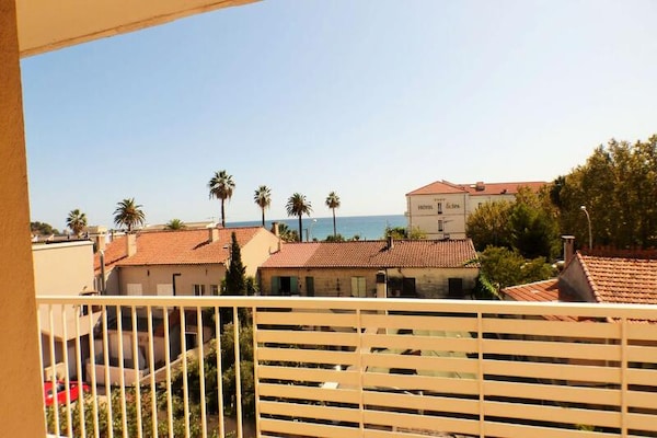Foto van Appartement in Les Sablettes met uitzicht op zee - Vakantiehuis in LA SEYNE SUR MER - Untagged