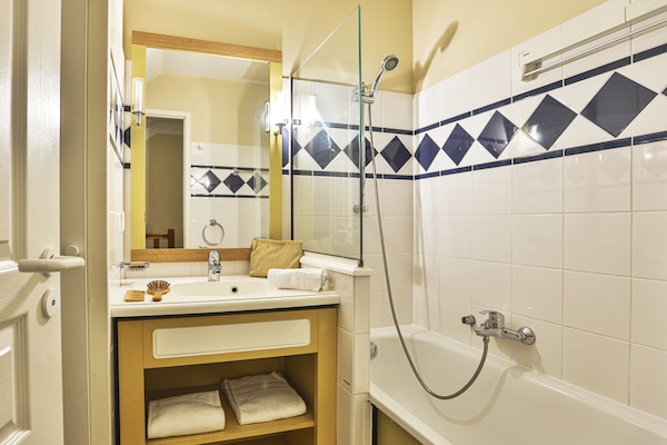 Foto van Bourgenay Flat nabij de kusthellingen - Vakantiehuis in Talmont Saint Hilaire - BathRoom