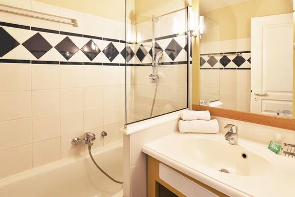 Foto van Bourgenay Flat nabij de kusthellingen - Vakantiehuis in Talmont Saint Hilaire - BathRoom
