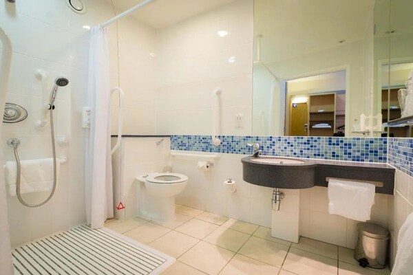 Foto van Brentwood Aberdeen City Centre - Standaard Dubbele Kamer - BathRoom