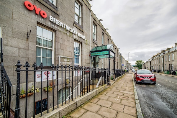 Foto van Brentwood Aberdeen City Centre - Standaard Eenpersoonskamer - HotelExteriorSummer