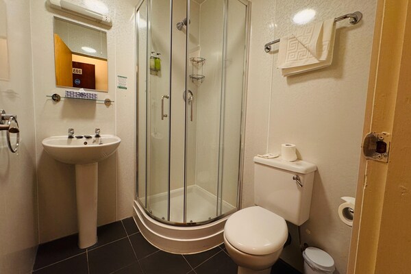 Foto van Brentwood Aberdeen City Centre - Standaard Eenpersoonskamer - BathRoom