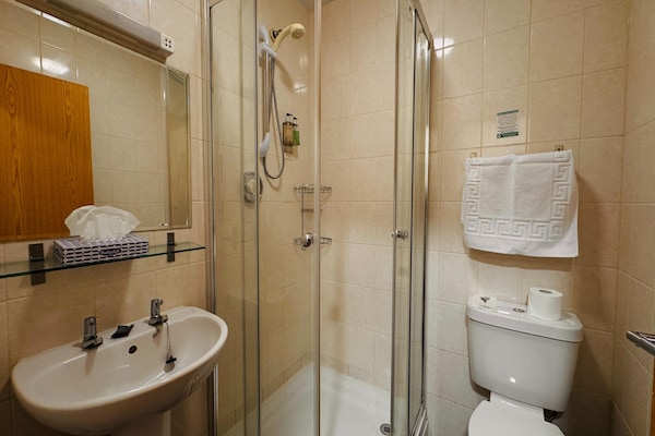 Foto van Brentwood Aberdeen City Centre - Deluxe Eenpersoonskamer - BathRoom