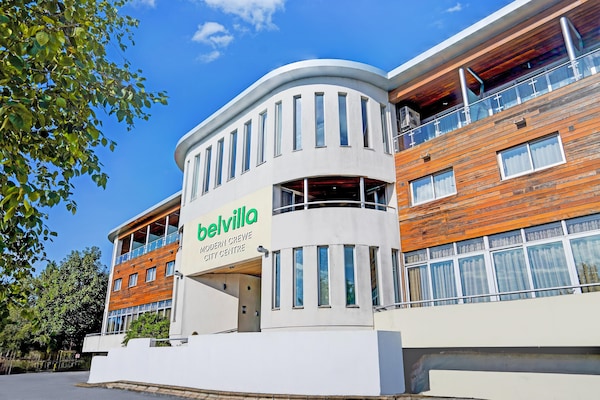 Foto van Belvilla Crewe City Centre Hotel Tweepersoonskamer - HallReception