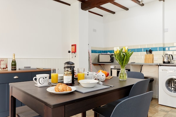 Foto van Mooi huisje in een landelijke ontsnapping, Geen storting - DiningRoom