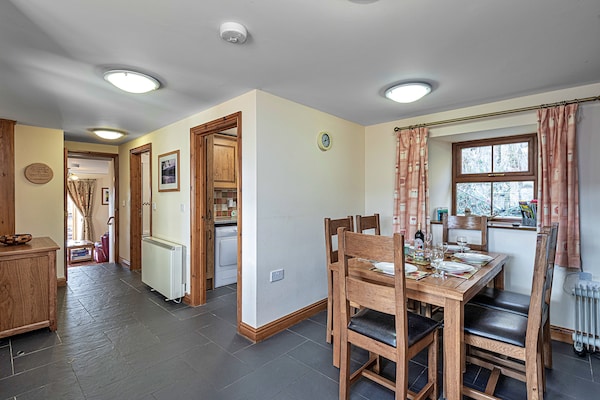 Foto van Cottage bij Cardigan Bay met bubbelbad - Vakantiehuis in Talybont - DiningRoom