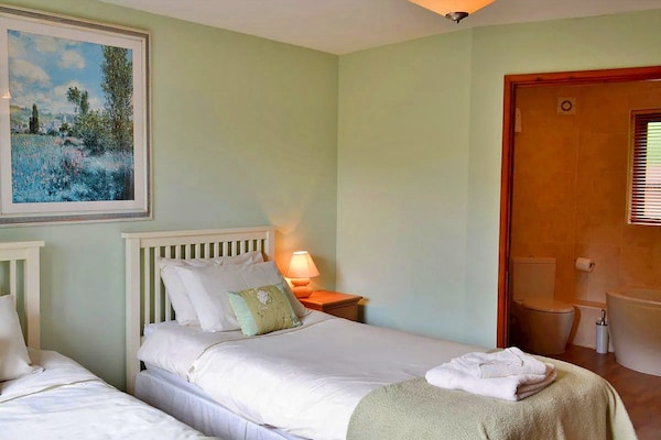 Foto van Bungalow in Bovey Tracey met Bubbelbad - Vakantiehuis in Bovey Tracey - BedRoom