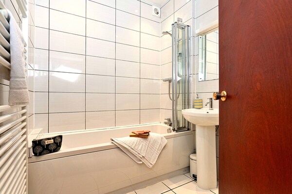 Foto van Cottage in Grasmere met toegang tot meer - Vakantiehuis in Grasmere - BathRoom