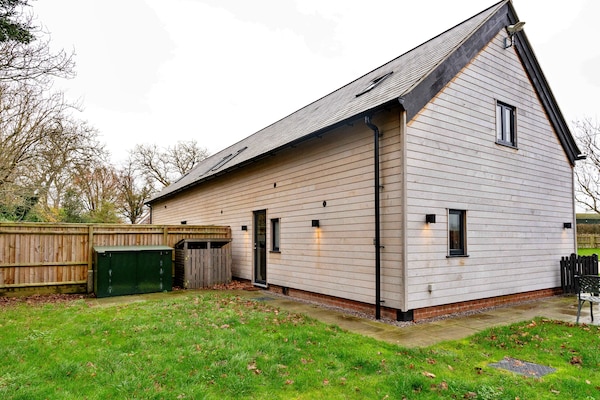 Foto van Cottage in Engelse Bos met Privétuin - Vakantiehuis in Dorsington - ExteriorSummer