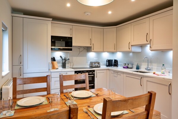 Foto van Cottage in Engelse Bos met Privétuin - Vakantiehuis in Dorsington - DiningRoom
