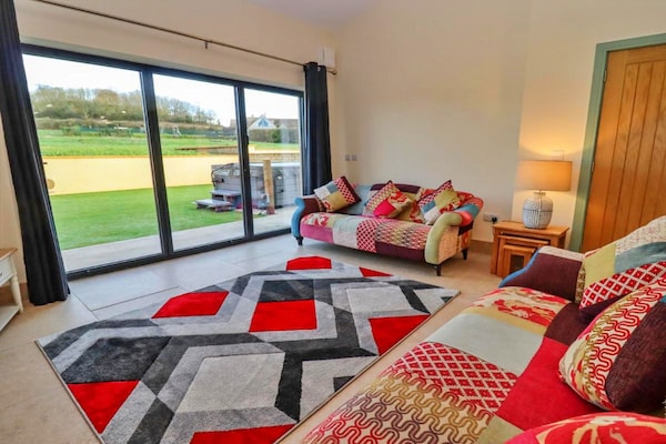 Foto van Cottage in Cotswolds met Hot Tub & Tuin - Vakantiehuis in Little Rissington - LivingRoom