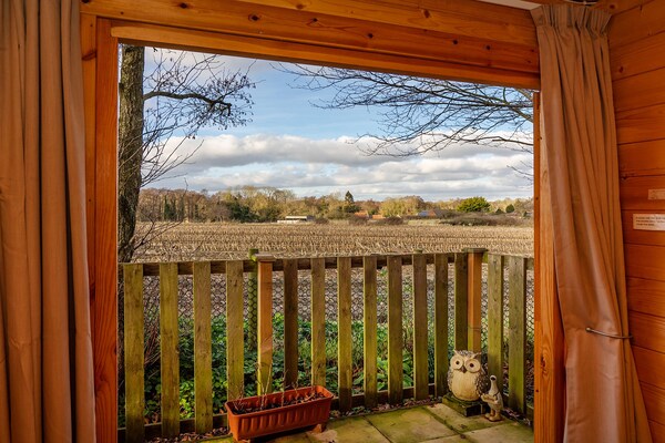 Foto van Huisdiervriendelijk chalet in Surlingham, Geen storting - Outdoor