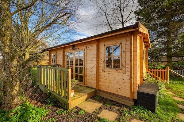 Foto van Huisdiervriendelijk chalet in Surlingham, Geen storting - Outdoor