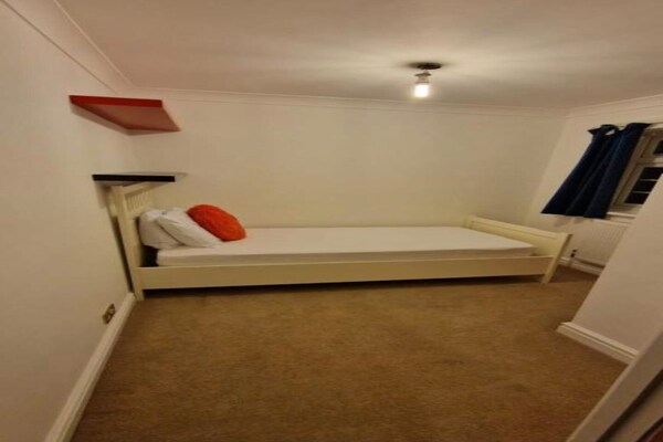 Foto van Appartement Met Drie Slaapkamers (12 Gasten) - Vakantiehuis in Windsor - BedRoom